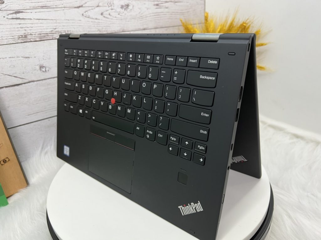 Lenovo ThinkPad X1 Yoga Gen 2 4 Lenovo ThinkPad X1 Yoga Gen 2 4